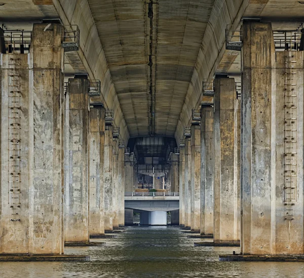 View under bridge — Stock Photo, Image