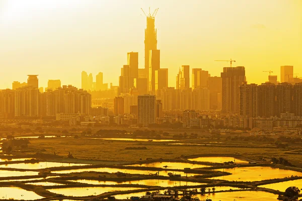 Κινέζικη πόλη στο ηλιοβασίλεμα — Φωτογραφία Αρχείου