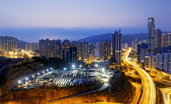 Gece şehir yüksek hızlı trafik — Stok fotoğraf