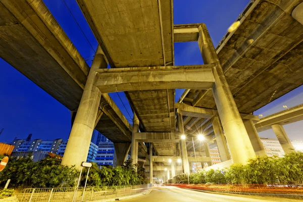 Hong kong city traffic's nachts — Stockfoto