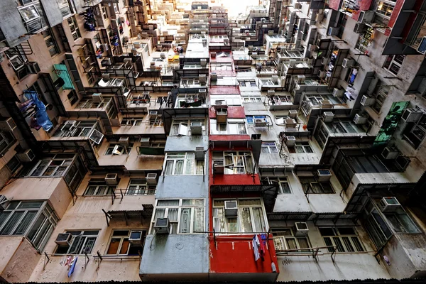 Oude appartementen in hong kong — Stockfoto