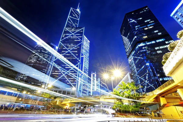 Escena nocturna de la ciudad moderna — Foto de Stock