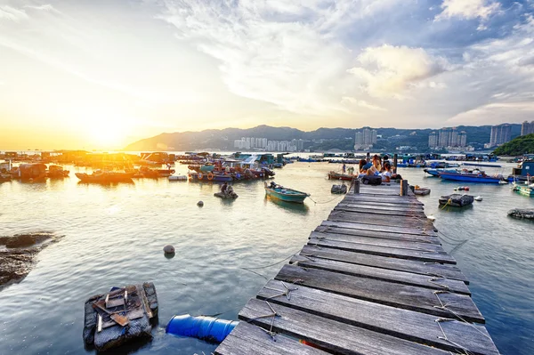 Boot pier bij zonsondergang — Stockfoto