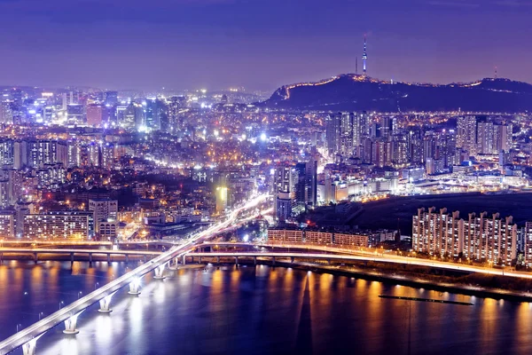 Torre di Seoul e skyline del centro città — Foto Stock