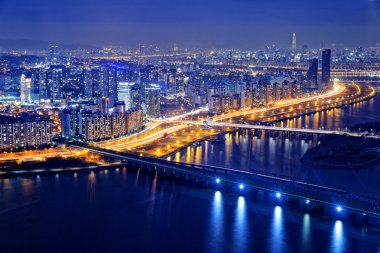 Geceleri Seoul'de Güney Kore