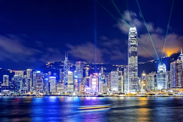 Kantoorgebouwen van Hong kong's nachts — Stockfoto