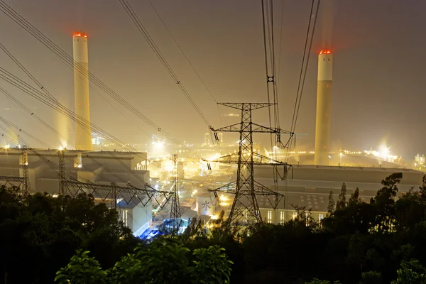 Geceleri elektrik santrali — Stok fotoğraf