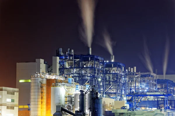 Power station with a steam cloud — Stock Photo, Image