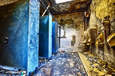 Akıl hastanesi banyo