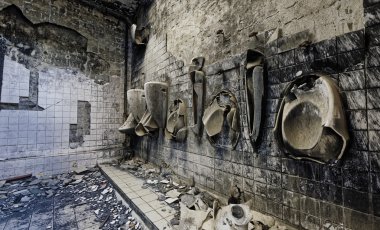Akıl hastanesi banyo