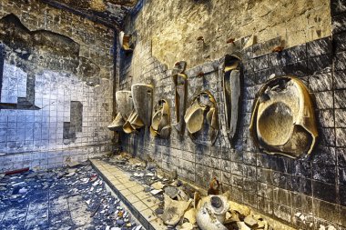 Akıl hastanesi banyo