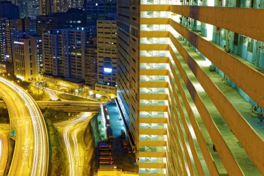 Finans kentinde yoğun trafik gecesi