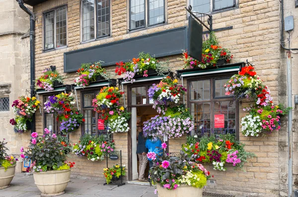 Квітковий магазин поблизу Собор свердловин — стокове фото