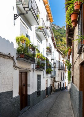 Yan sokakta Cazorla şehirdeki