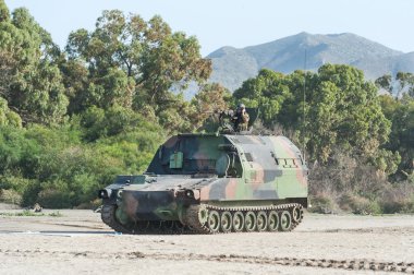 Amfibi zırhlı personel taşıyıcı