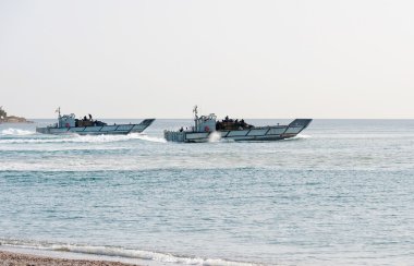 Amfibi zırhlı personel taşıyıcı