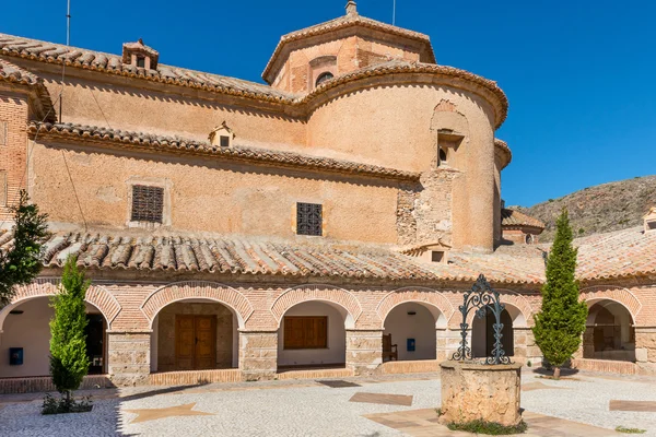 Courtyard of the Virgin Del Saliente — Stock Photo, Image