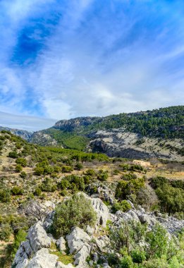 Dağ geçidi Barranco Valentin Guazalamanco Nehri yakınında