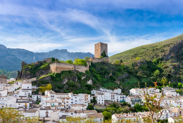 Utsikt over Yedra slott, Cazorla – stockfoto