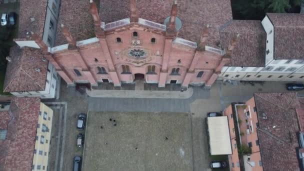 Drone vista de la ciudad medieval de Pavía en Italia — Vídeo de stock