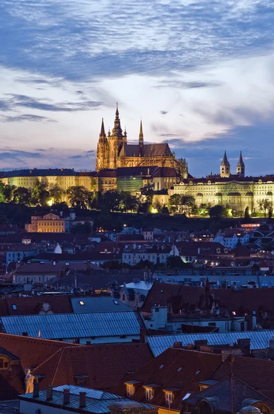 Castillo de Praga por la noche — Foto de Stock