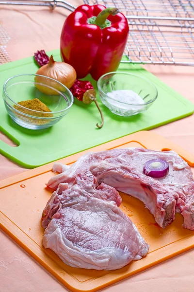 Fleisch für den Grill kochen — Stockfoto