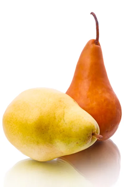 Två olika päron — Stockfoto