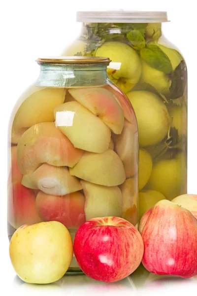 Vers en ingeblikte appels — Stockfoto