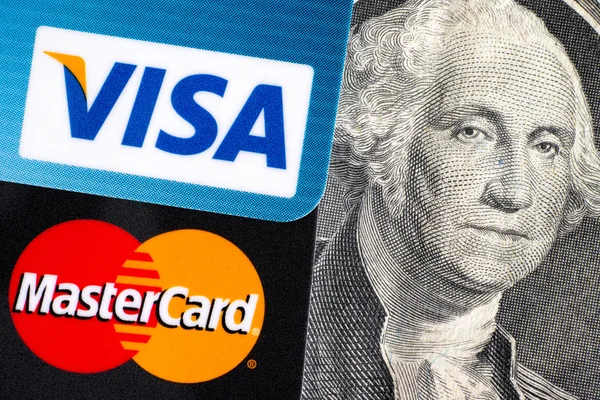 Visa e MasterCard e nota de dólar com George Washington portr — Fotografia de Stock