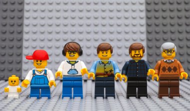 Farklı yaş altı Lego adam minifigures