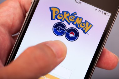 Pokemon Go uygulama apple iphone5s başlayan kişi el
