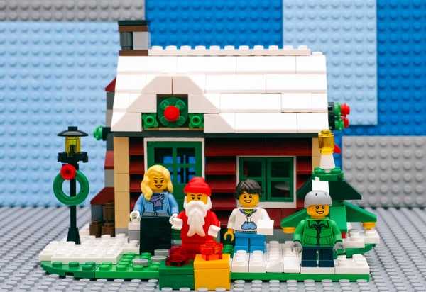 LEGO Winterhaus bereit für Weihnachten — Stockfoto