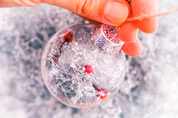 Handgemachter Weihnachtsschmuck Mit Gypsophila Frauenhand — Stockfoto