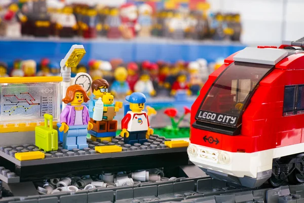 Tambow Russische Föderation März 2021 Lego Familie Steht Auf Dem — Stockfoto