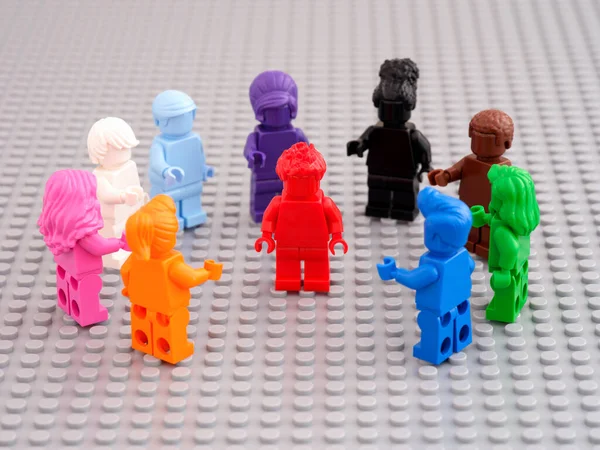 Tambov Ρωσική Ομοσπονδία Αυγούστου 2021 Πολύχρωμο Μονόχρωμο Lego Minifigures Surrounding — Φωτογραφία Αρχείου