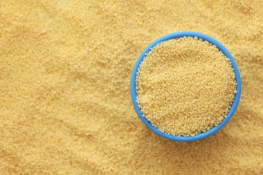 Mavi bir kasede kuskus