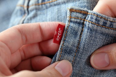 Levi's Jeans kırmızı etiket