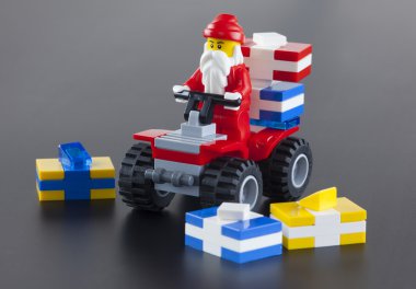 Lego Noel Baba minifigure hediyeler ile