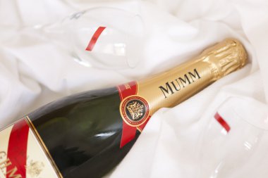 Champagne G.H.Mumm Brut Cordon Rouge clipart