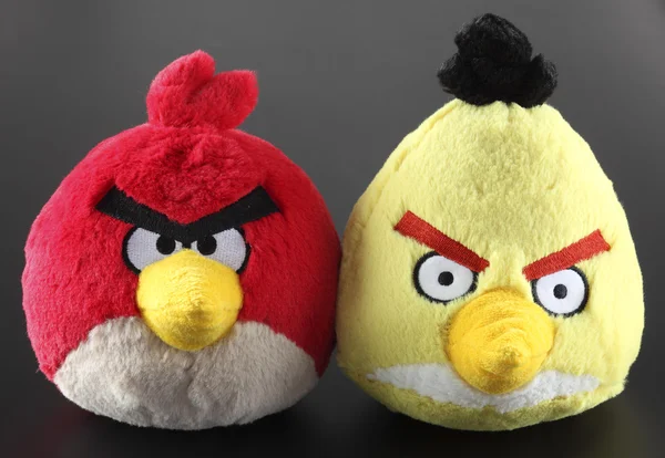 Κόκκινο και κίτρινο Angry Birds μαλακά παιχνίδια — Φωτογραφία Αρχείου