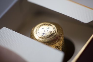 Ve Moet Chandon şampanya