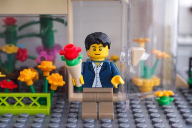 Lego adam minifigure buket ile