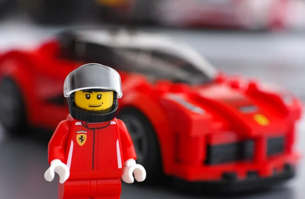 Minifigura del conductor de Lego LaFerrari — Foto de Stock