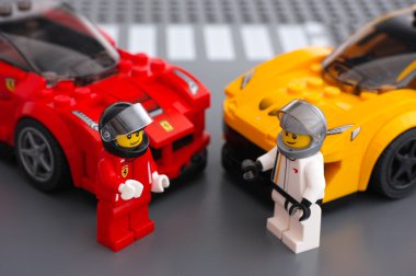 Lego sürücüleri minifigures Lego hız Şampiyonlar tarafından araba ile