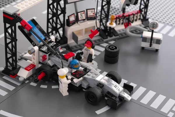 McLaren Mercedes Pit Stop by LEGO Speed Champions — Stock Photo, Image