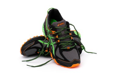 Asics beyaz arka plan üzerinde snickers.