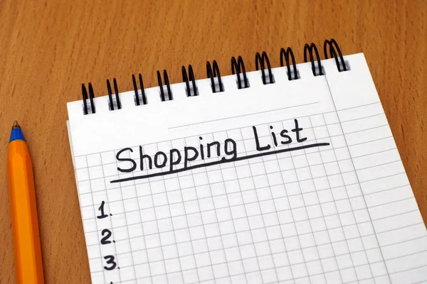 Λίστα για ψώνια στο λευκό Σημείωση — Φωτογραφία Αρχείου
