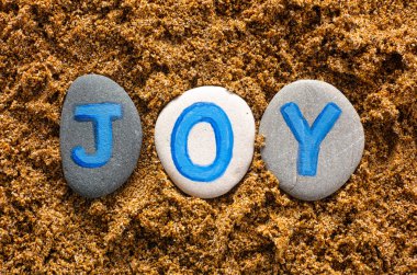 Dışarı kelime sevinç büyüden taşlar