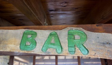 Ahşap tahta çubuğunda tabela