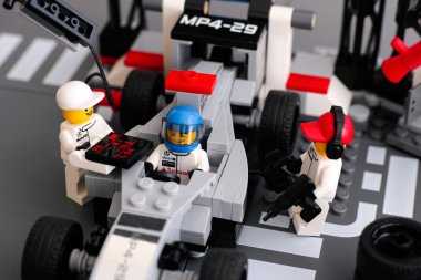McLaren Mercedes Pit Stop Lego hız Şampiyonlar tarafından